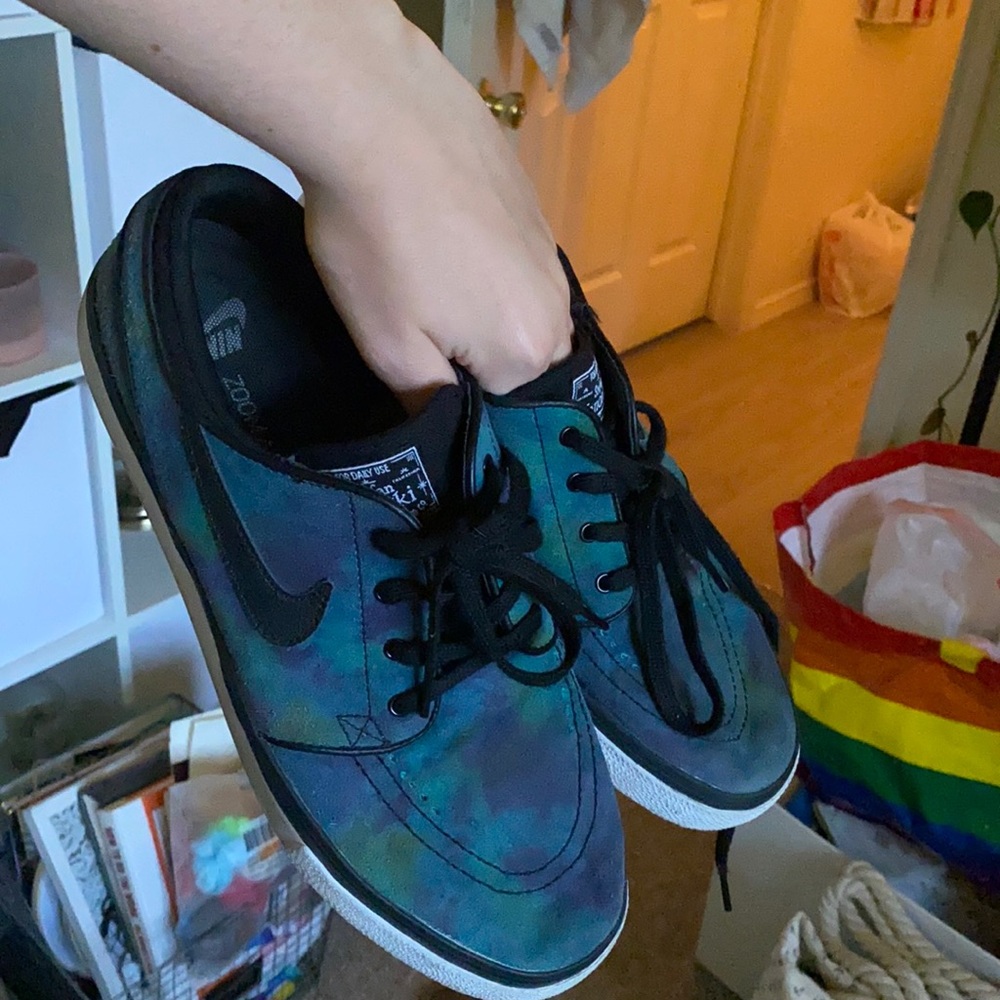 Galaxy Nike Janoski’s